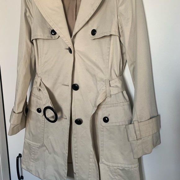 Vintage Single-Breasted Trench Coat: Banana Republic - Picture 5 of 8
